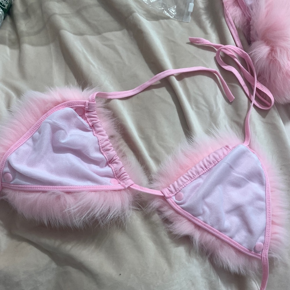 Pink furry Bra Top - Picture 4 of 7